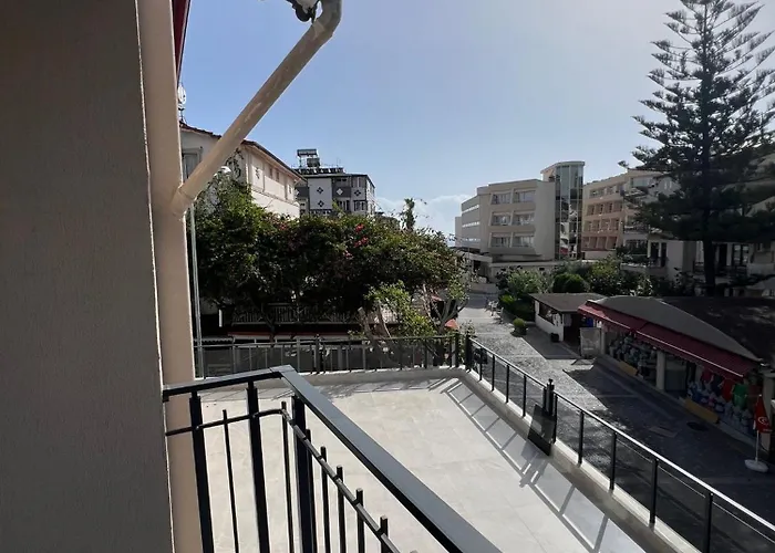 Han Apart Hotel Side